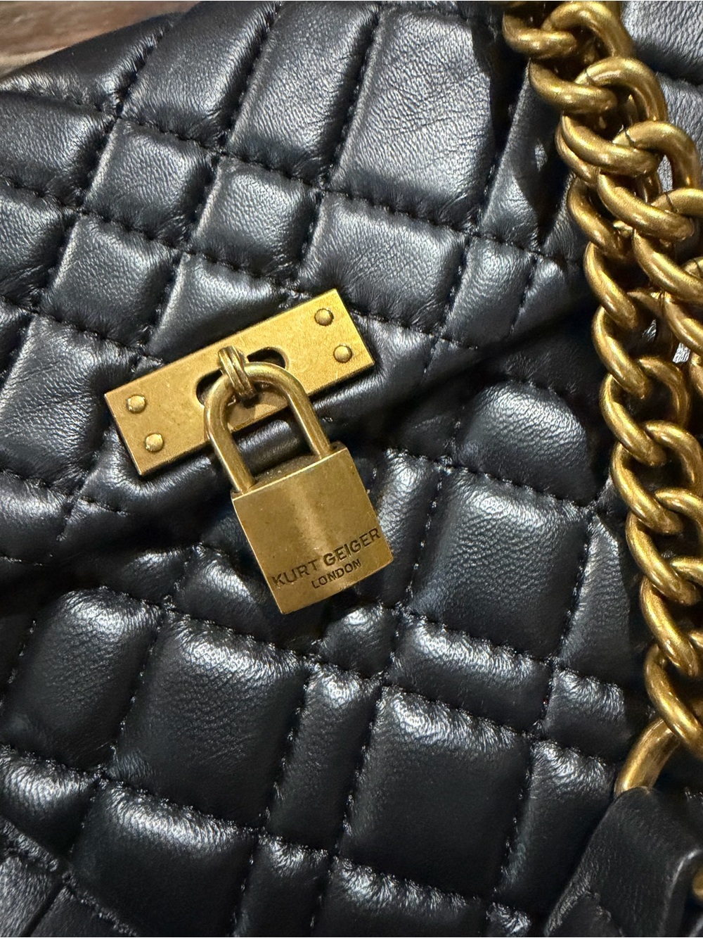 Kurt Geiger Black Quilted Leather Shoulder Bag with Gold Chain - Picture 4 of 10